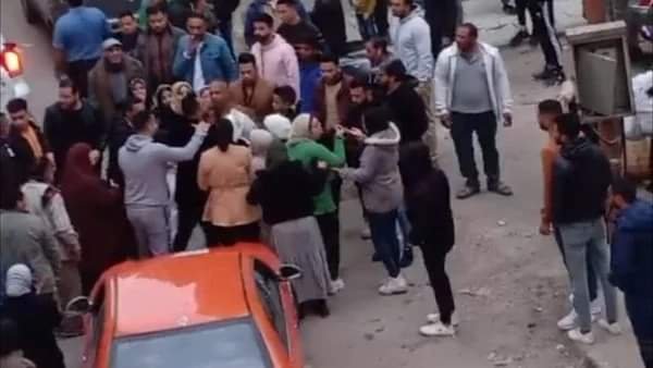 شاهد.. عريس يضرب عروسه في ليلة الزفاف