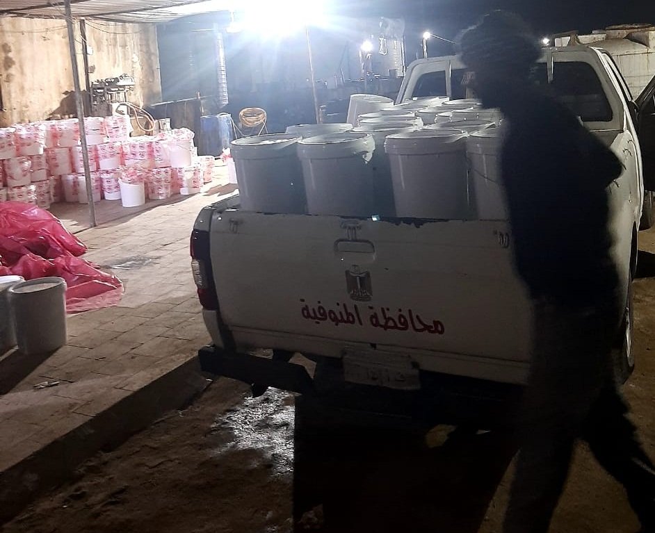 ضبط مصنع للأسمدة الزراعية يدار بدون ترخيص في السادات