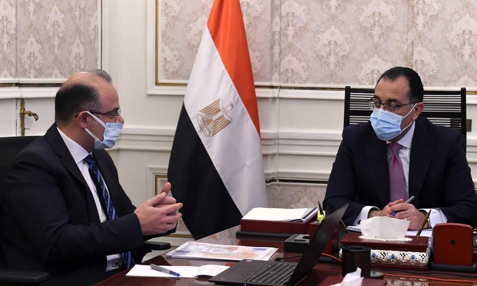 رئيس الوزراء يلتقي رئيس مجلس إدارة البورصة المصرية