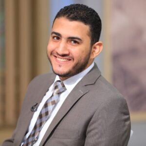 الكاتب اسلام علام صاحب رواية بحر النور