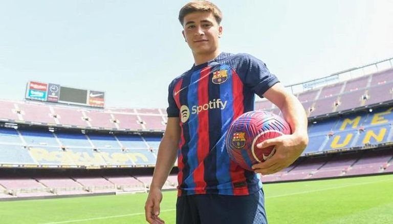 من هو بابلو توري الذي تعاقد معه نادي برشلونة