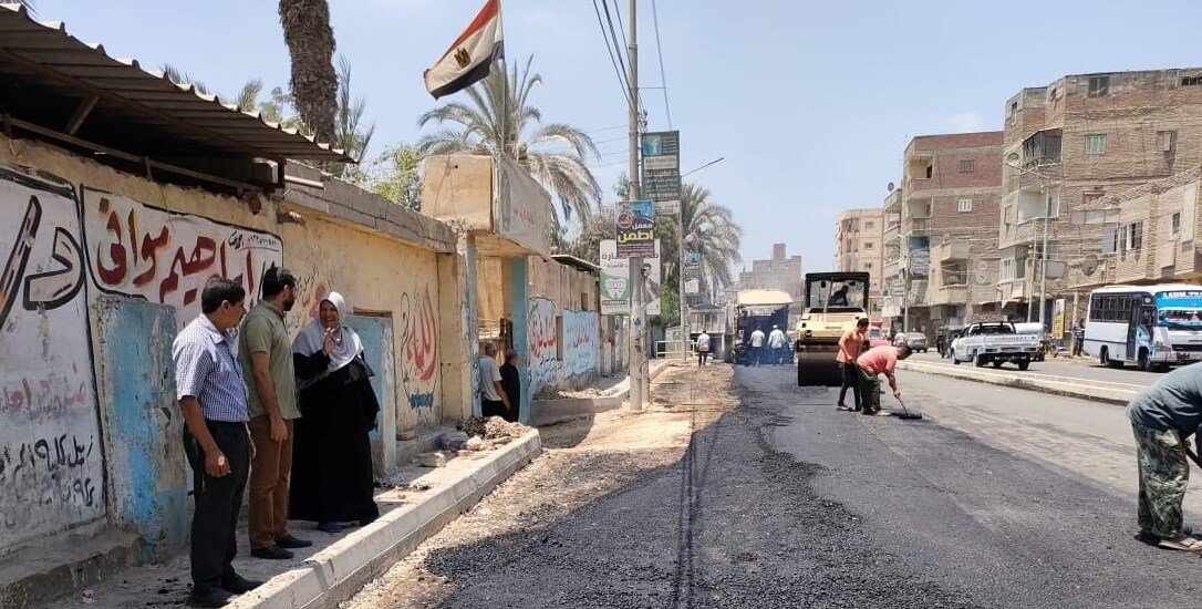 محافظ المنوفية يتابع أعمال رصف بمراكز شبين الكوم وتلا والشهداء وبركة السبع