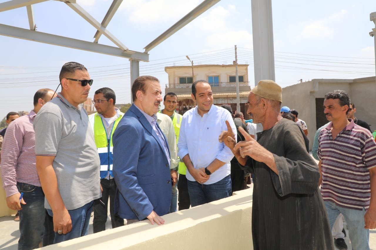 محافظ المنوفية يتابع مشروعات حياة كريمة بـ 3 قرى في أشمون