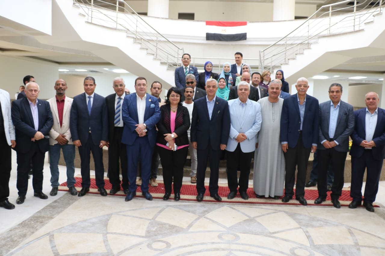 وزير التعليم العالي ورئيس الجامعة يتفقدان جامعة المنوفية الأهلية