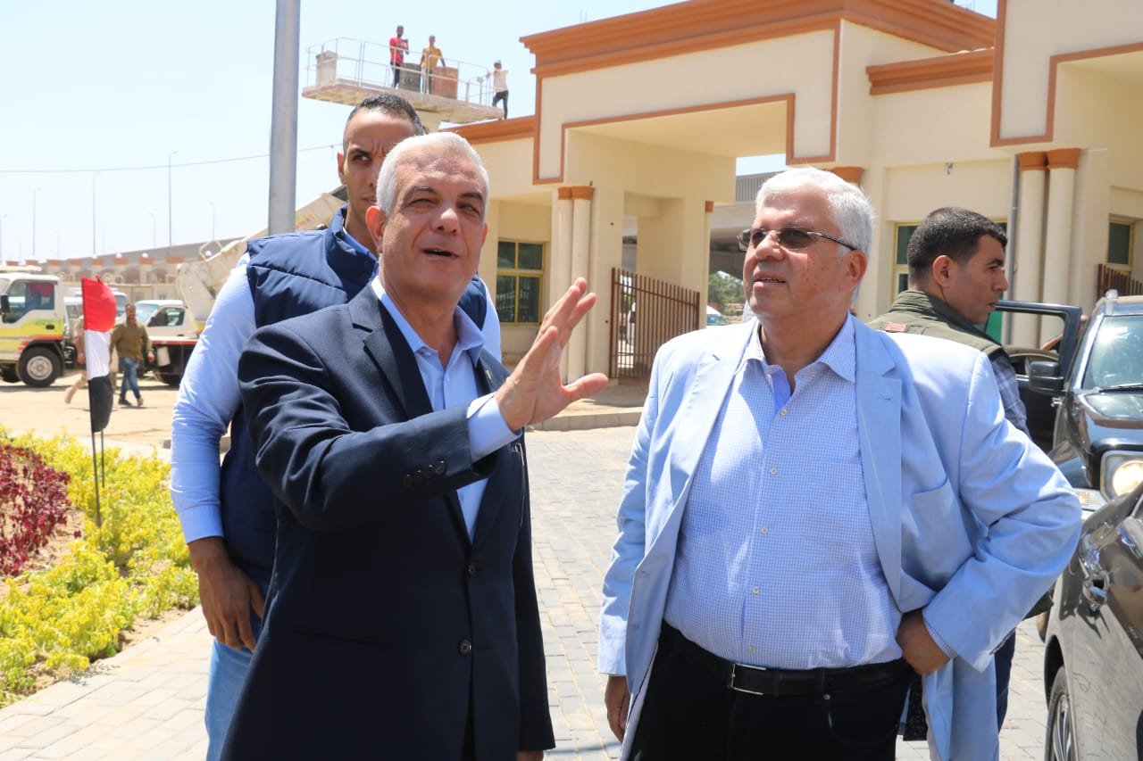 وزير التعليم العالي ورئيس الجامعة يتفقدان جامعة المنوفية الأهلية