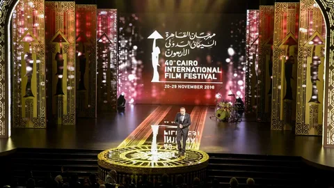 عصام السيد لست مخرج ديكتاتور ولا أحمل كرباج بين يدي و تلميذي النجيب هو إسلام إمام