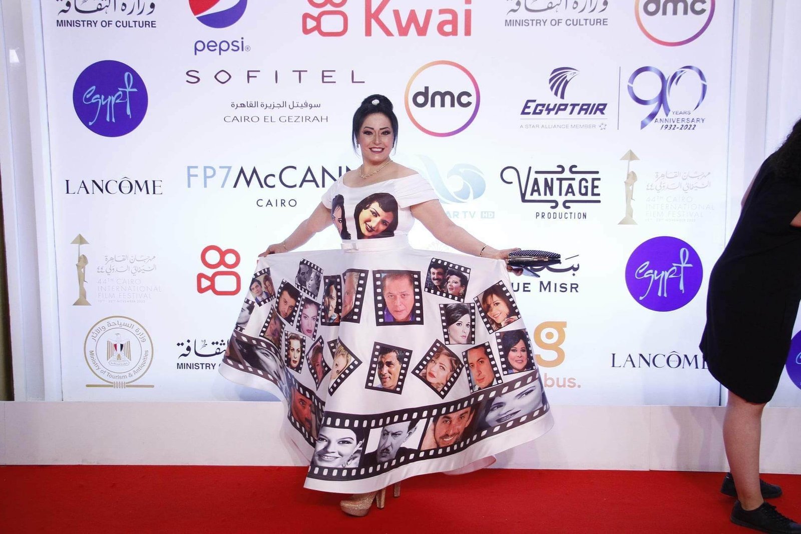 فستانها أثار الجدل.. كواليس منع هند عاكف من حضور افتتاح مهرجان القاهرة السينمائي