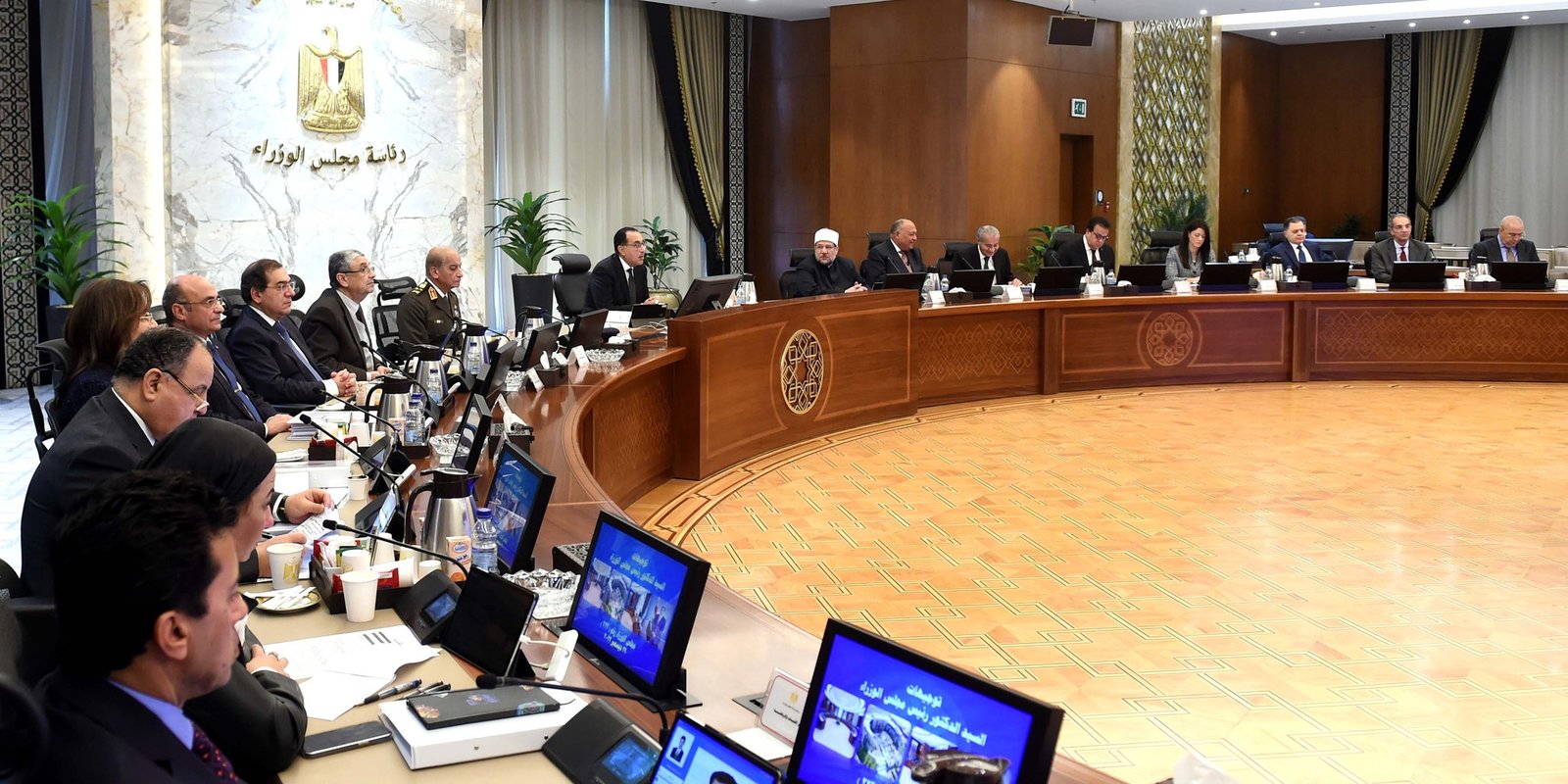 الحكومة توافق على 12 قرارا خلال اجتماعها برئاسة مدبولي في العاصمة الإدارية اليوم
