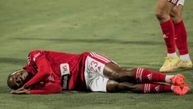 طبيب الأهلي يكشف مدة غياب بيرسي تاو بعد الإصابة