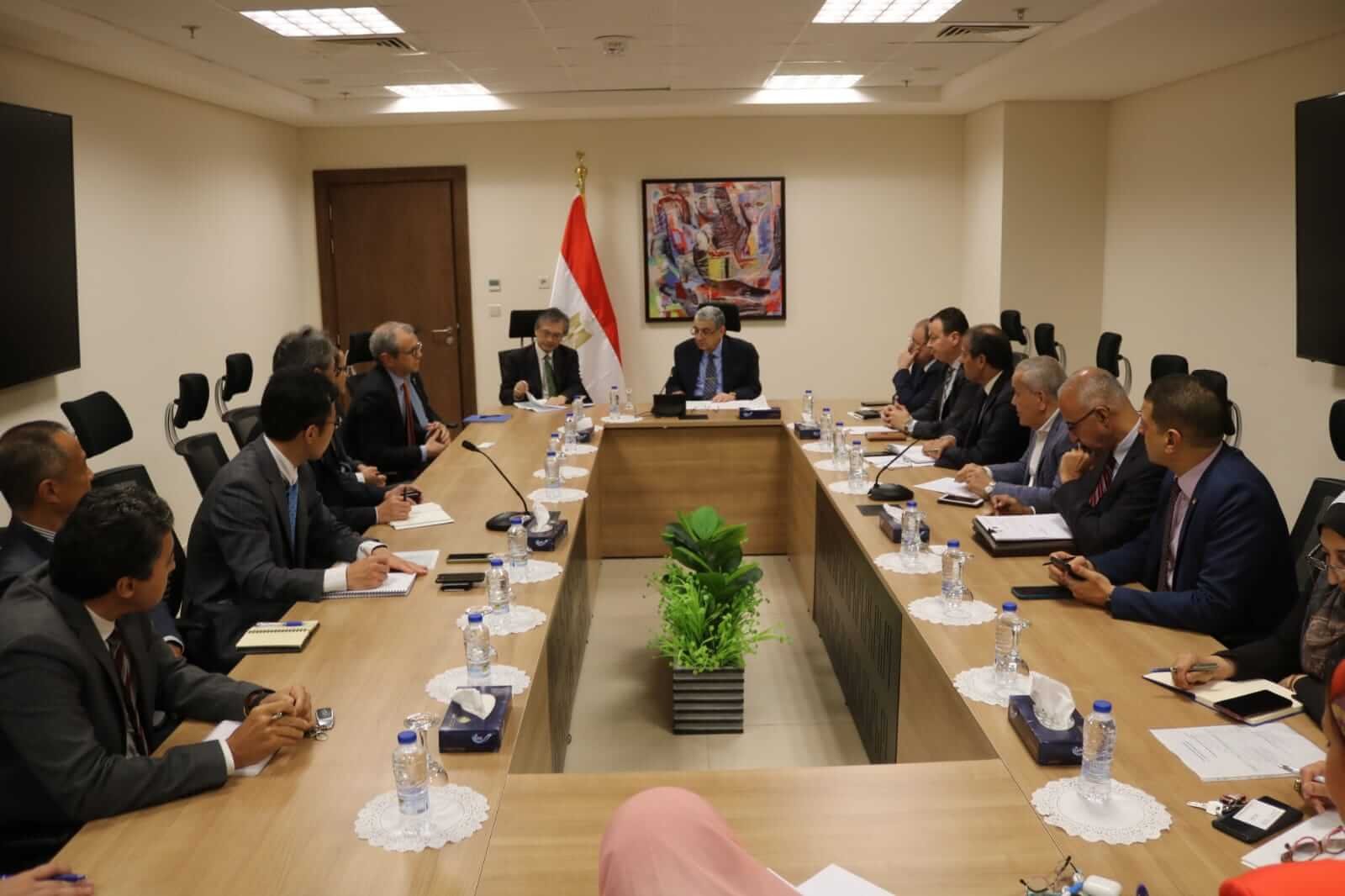 وزير الكهرباء يلتقي سفير اليابان لبحث التعاون في مجال الطاقة المتجددة والهيدروجين الأخضر