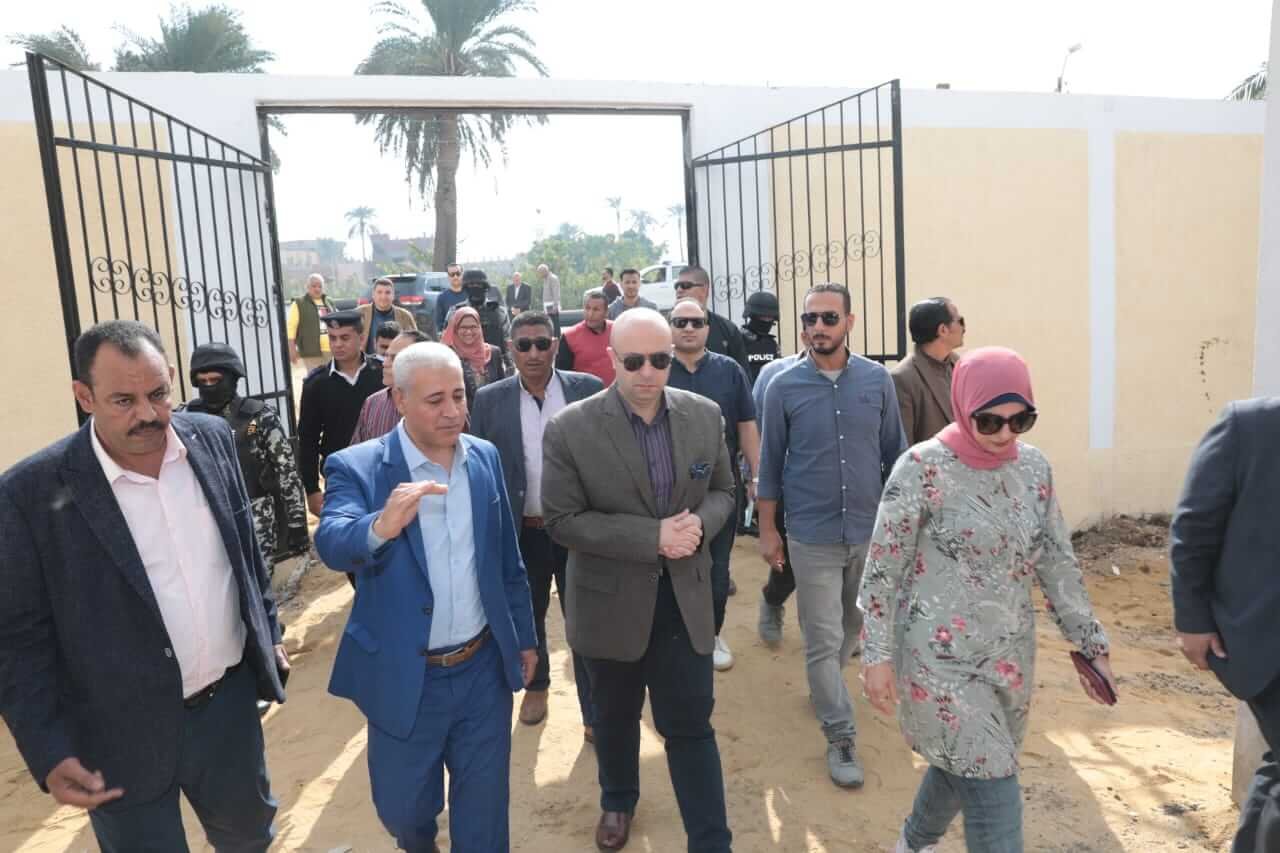 محافظ بني سويف يتفقد مشروعات "حياة كريمة " المرحلة الأولى