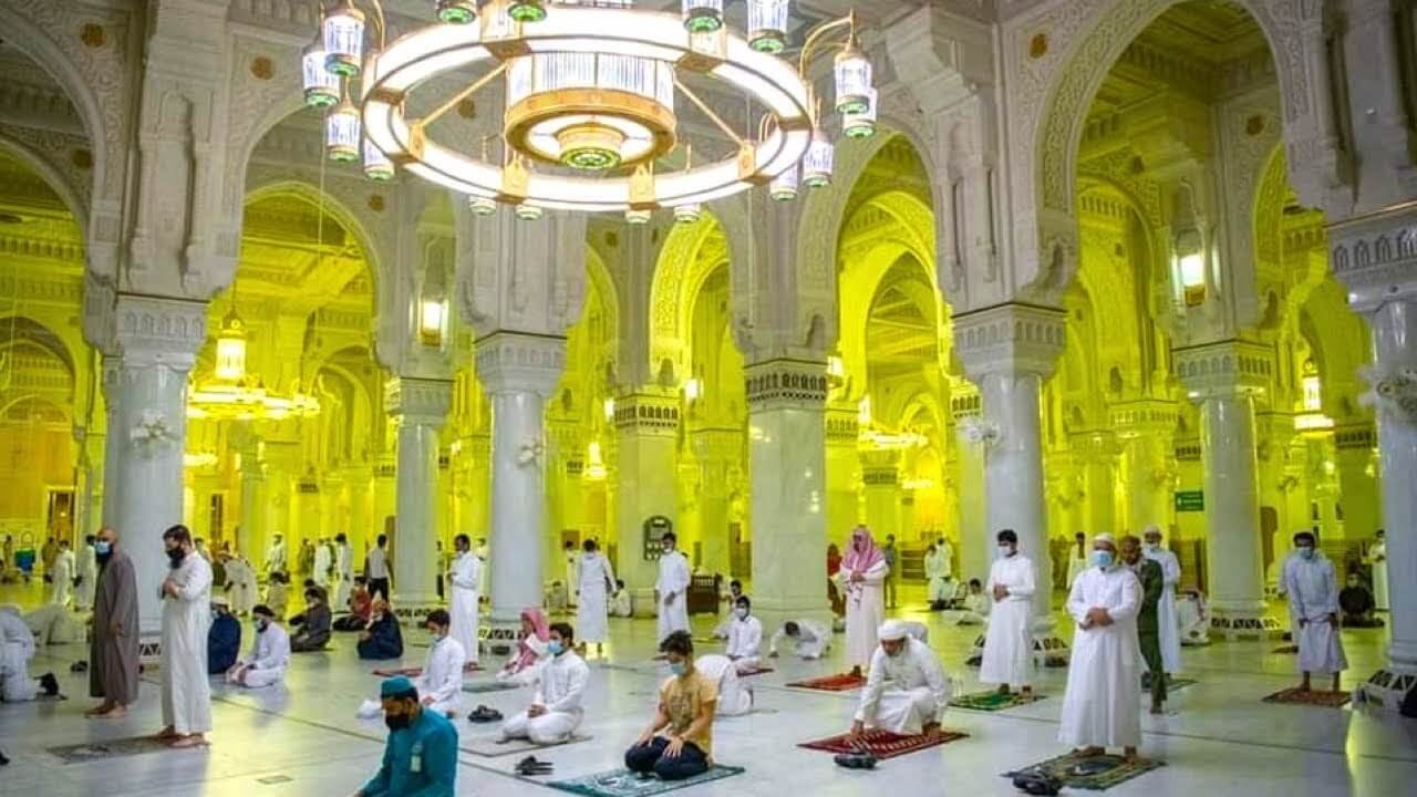 الاعتكاف في المسجد الحرام رابط تسجيل الاعتكاف في المسجد الحرام 2024 فضل الصلاة في المسجد الحرام تحية المسجد الحرام في عهد الدولة السعودية تم توحيد صلاة الجماعة في المسجد الحرام خلف أربعة أئمة دعاء دخول المسجد الحرام 