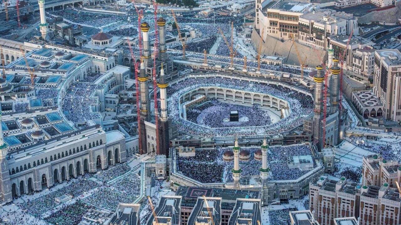 الاعتكاف في المسجد الحرام رابط تسجيل الاعتكاف في المسجد الحرام 2024 فضل الصلاة في المسجد الحرام تحية المسجد الحرام في عهد الدولة السعودية تم توحيد صلاة الجماعة في المسجد الحرام خلف أربعة أئمة دعاء دخول المسجد الحرام 